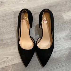 Black Velvet Pumps